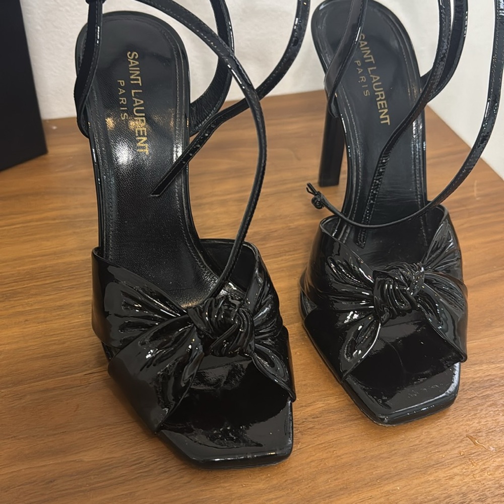 SAINT LAURENT Black Heels with box Vernice baltimora